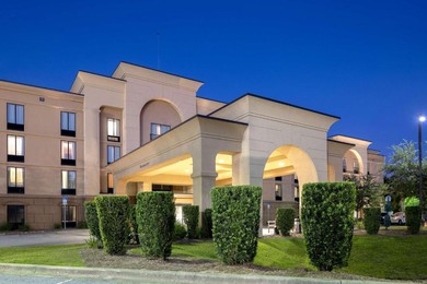 Отель Hampton Inn & Suites Pensacola/Gulf Breeze
