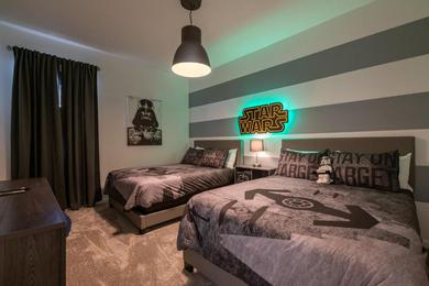 Spacious New Condo with Star Wars themed decorated bedroom near Disney