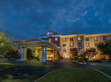 Hotel Holiday Inn Express & Suites Buffalo Airport, an IHG Hotel