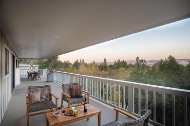 Дом отдыха Vino Blanco by AvantStay - Wine Country Home w/ Mtn Views & Deck