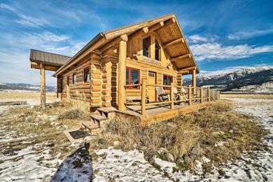 Дом отдыха 10-Acre Yellowstone Cabin with Stunning Mtn View