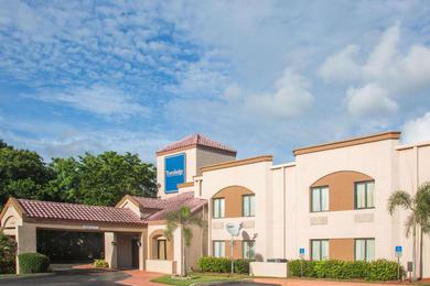 Hotel Travelodge by Wyndham Fort Myers Airport
