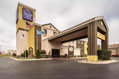 Hotel Sleep Inn and Suites Central / I-44