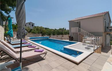 Holiday home Nice home in Maslinica with Outdoor swimming pool, WiFi and 4 Bedrooms