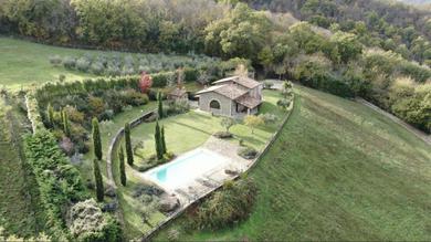 Вилла Villa Elisa, villa with private pool near Reschio Castle