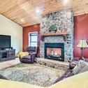 Holiday home Cozy Home with Patio, 2 Mi to Dale Hollow Lake!