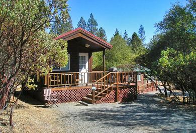 Гостевой дом Lake of the Springs Camping Resort Cabin 1