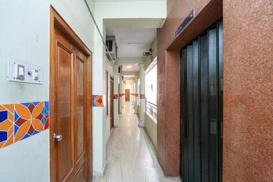 Отель Super OYO Collection O sunshine Residency Near PVR SPI Palazzo Chennai