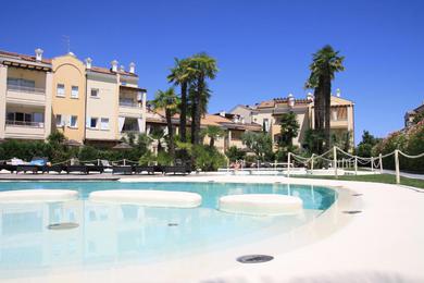 Residence Mediterranee Family Apartments