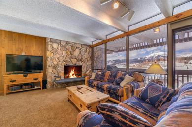 Дом отдыха Spectacular Mountain View 2BR Condo with BBQ & Fireplace in Picturesque Dillon!