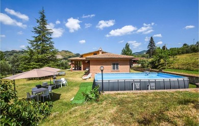 Отель Awesome Home In Castelnuovo Di Farfa With Wifi And 3 Bedrooms