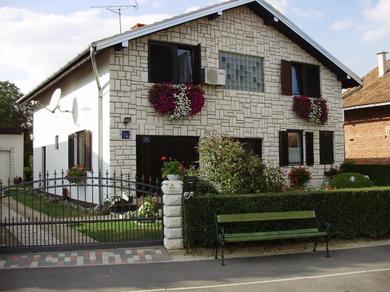 Guest house Rooms with a parking space Knezevi Vinogradi, Baranja - 15024