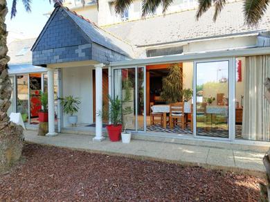 Holiday home Holiday home with indoor pool, Plounéour-Brignogan-Plages