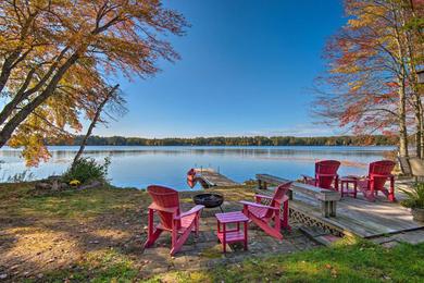 Holiday home Cozy Rural Abode with Dock on Bonny Eagle Pond!