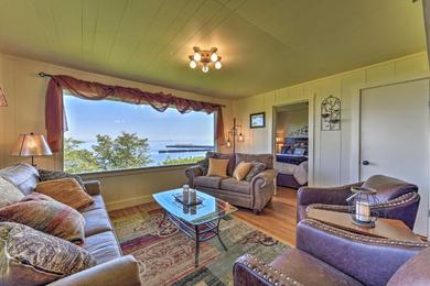 Holiday home Waterfront Home - 6 half Mi to Olympic National Park!