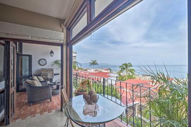 Apartments Resort Condo with Pool Access and Pacific Ocean Views!