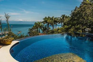 Дом отдыха Casa com piscina de borda infinita, jacuzzi e vista para o mar na Ilhabela