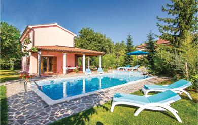 Holiday home Beautiful Home In Laginji With 4 Bedrooms, Sauna And Outdoor Swimming Pool