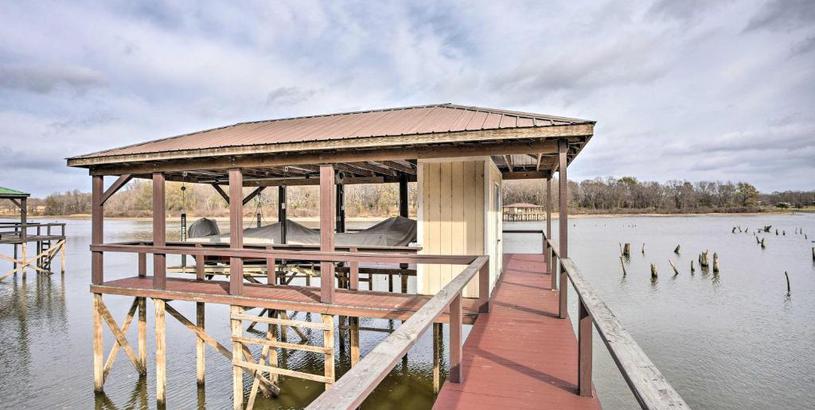 Holiday home Family Alba Home with Boat Dock on Lake Fork!