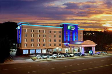 Отель Holiday Inn Express Hotel & Suites Knoxville, an IHG Hotel