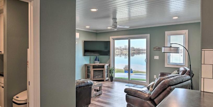 Holiday home The Lakefront Home - 5 Minutes From Detroit Lakes!