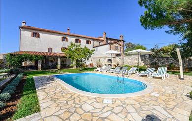 Awesome home in Radovani with Outdoor swimming pool, 6 Bedrooms and WiFi