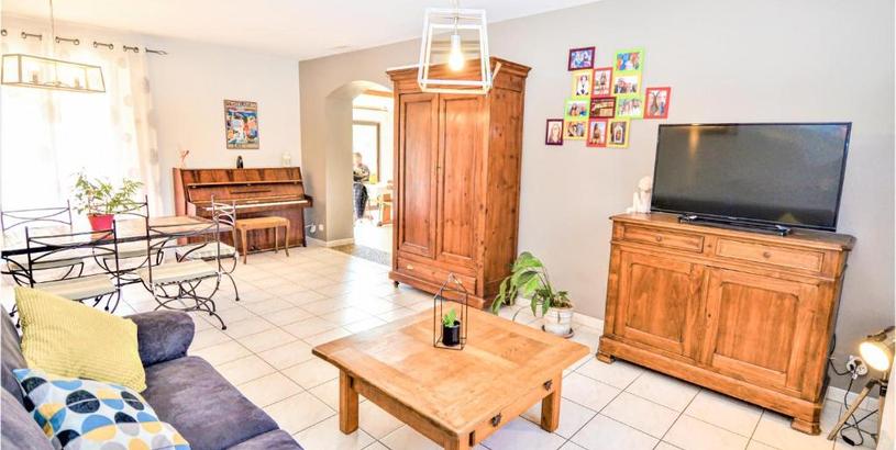 Holiday home Awesome home in St Andr-Roquepertuis with 3 Bedrooms, WiFi and Outdoor swimming pool
