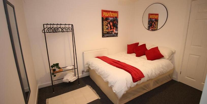 Apartments Two Bed Apartment - Free Private Parking - by PROPERTY PROMISE