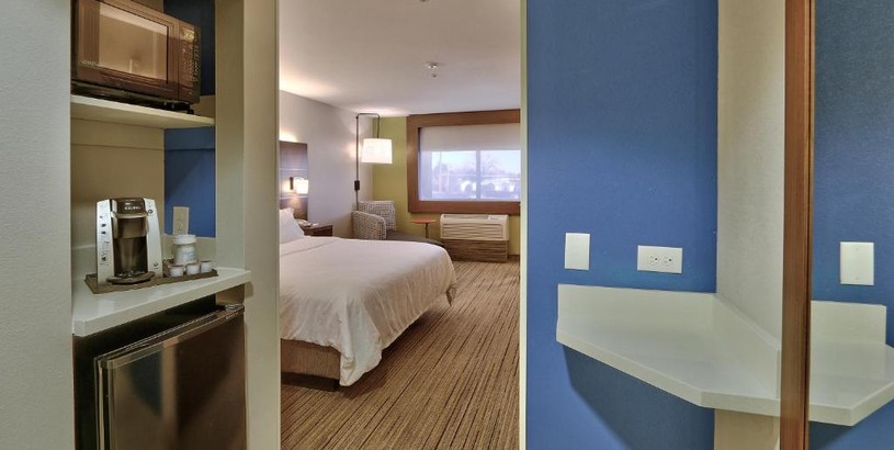 Отель Holiday Inn Express & Suites Portales, an IHG Hotel