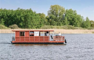 Ботель Beautiful ship-boat in Neustrelitz with 2 Bedrooms and WiFi