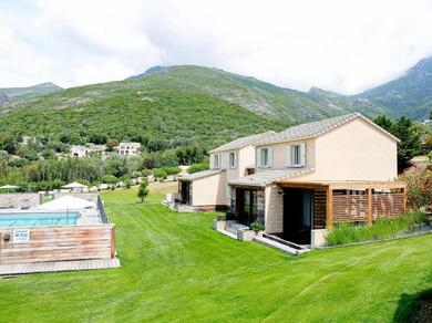 Villa Welcoming villa with shared pool close to Saint-Florent