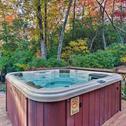 Дом отдыха Peaceful Getaway Penrose Cabin with Hot Tub and Pond