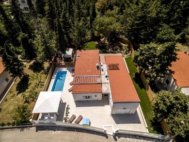 Villa Luxury villa with a swimming pool Split - 13408