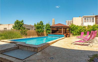 Holiday home Stunning Home In Rogoznica With 8 Bedrooms, Jacuzzi And Outdoor Swimming Pool