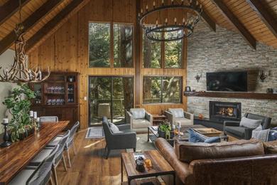 Дом отдыха Treetop Cabin, Modern Luxe, 1700 sqft, Deck, View, Dogs, In Village, AC