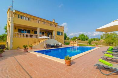 4 bedrooms villa with private pool furnished garden and wifi at Cas Concos des Cavaller
