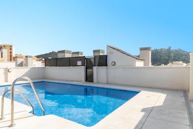 Apartments NEW Stylish City Centre Pool&Parking A/A WIFI
