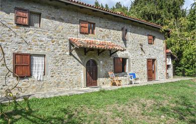 Hotel Amazing Home In S,romano In Garfagnana With Wifi And 3 Bedrooms