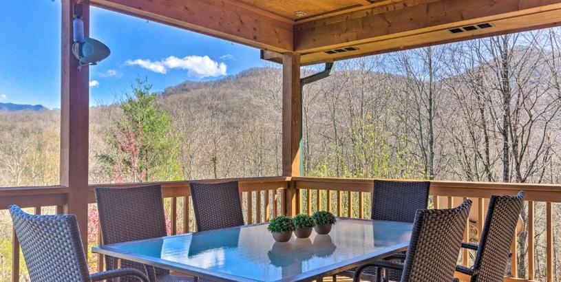 Holiday home Burnsville Cabin with Wraparound Deck and Mtn View!