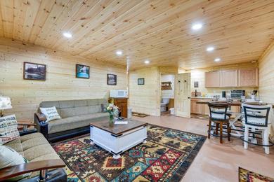 Hotel Charming Cabin Near Roaring River State Park!