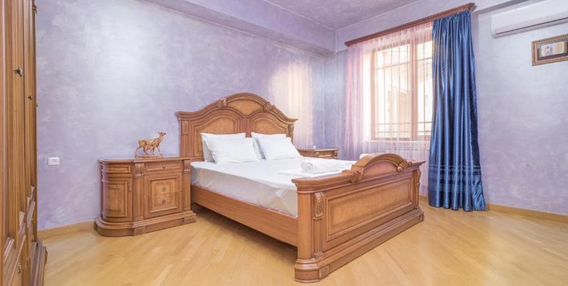 Apartments Central Yerevan 3 Bedroom Charming Apartment,Near Republic Square