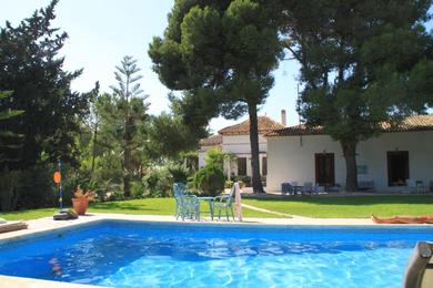 Villa Casa de campo con encanto y estilo cortijo andaluz