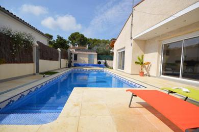 Holiday home Bonita casa con piscina y jacuzzy. La Baraka