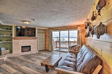 Апартаменты Rockwood Condo with Deck and Views of Mt Kineo!
