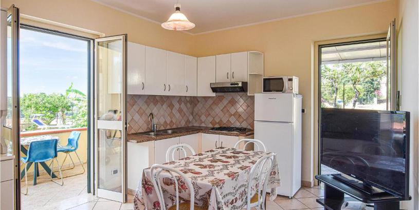 Apartments Stunning apartment in Ricadi with Outdoor swimming pool, WiFi and 2 Bedrooms