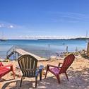 Holiday home Charming Suttons Bay Cottage with Shared Waterfront!