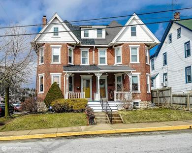 Holiday home Quaint brick townhome in historic Kennett Square