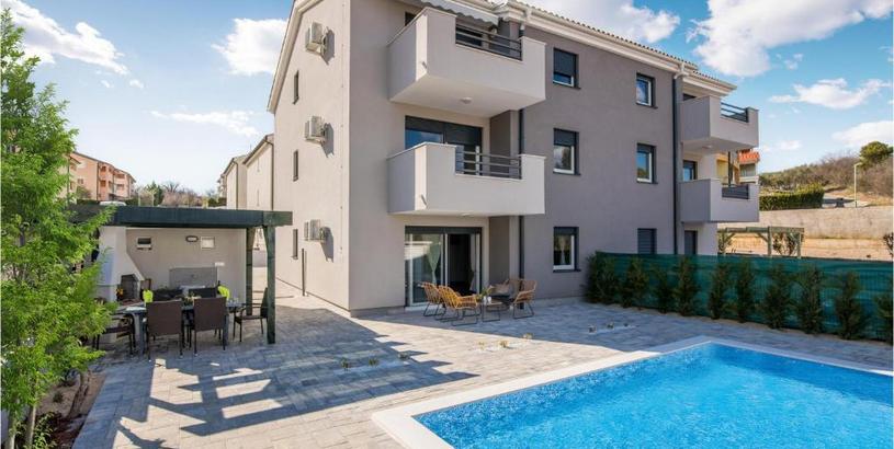 Apartments Stunning apartment in Cizici with 2 Bedrooms, WiFi and Outdoor swimming pool
