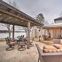 Holiday home Lakefront Grove Retreat with Boat Dock and Lift!
