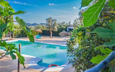 Holiday home Beautiful home in Estepa with Outdoor swimming pool, WiFi and 2 Bedrooms